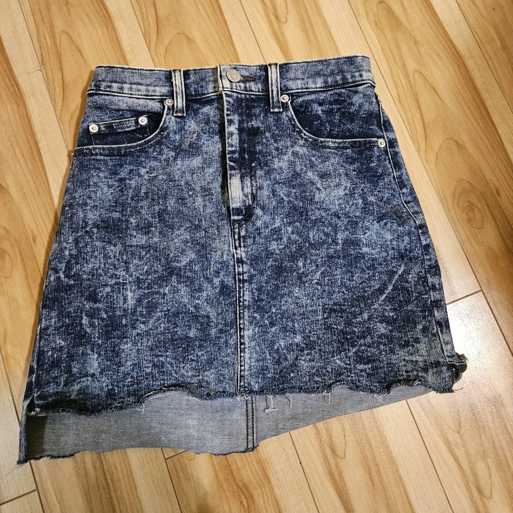 Wilfred Acid-Wash Jean Skirt in XS
